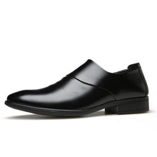 Load image into Gallery viewer, new business men Oxfords shoes set of feet Black Brown Male Office Wedding pointed men's leather shoes 2020 yuj8
