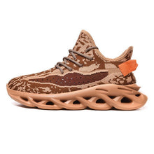 Load image into Gallery viewer, Personal lightweight knife-edge flying weaving running shoes shockproof breathable men's sports shoes walking fitness shoes