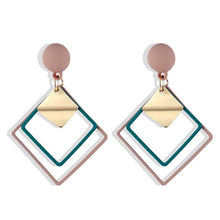Load image into Gallery viewer, Iparam 2020 Nieuwe Grote Cirkel Ronde Hoop Oorbellen Voor Vrouwen Fashion Statement Gouden Punk Charm Oorbellen Partij Sieraden