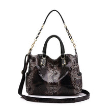 Load image into Gallery viewer, Casual Tote Bags Women Large Shoulder Bags Genuine Leather Luxury Handbags With Snake Printing Women Bags Designer